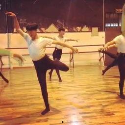 日韩情侣挑战舞蹈片视频